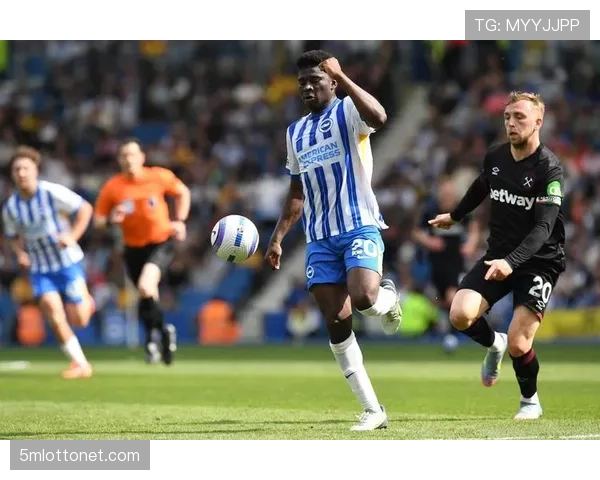 天空体育：拜仁慕尼黑有意今夏引进布莱顿边锋三笘薰